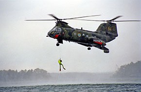 Sjöräddning med helikopter